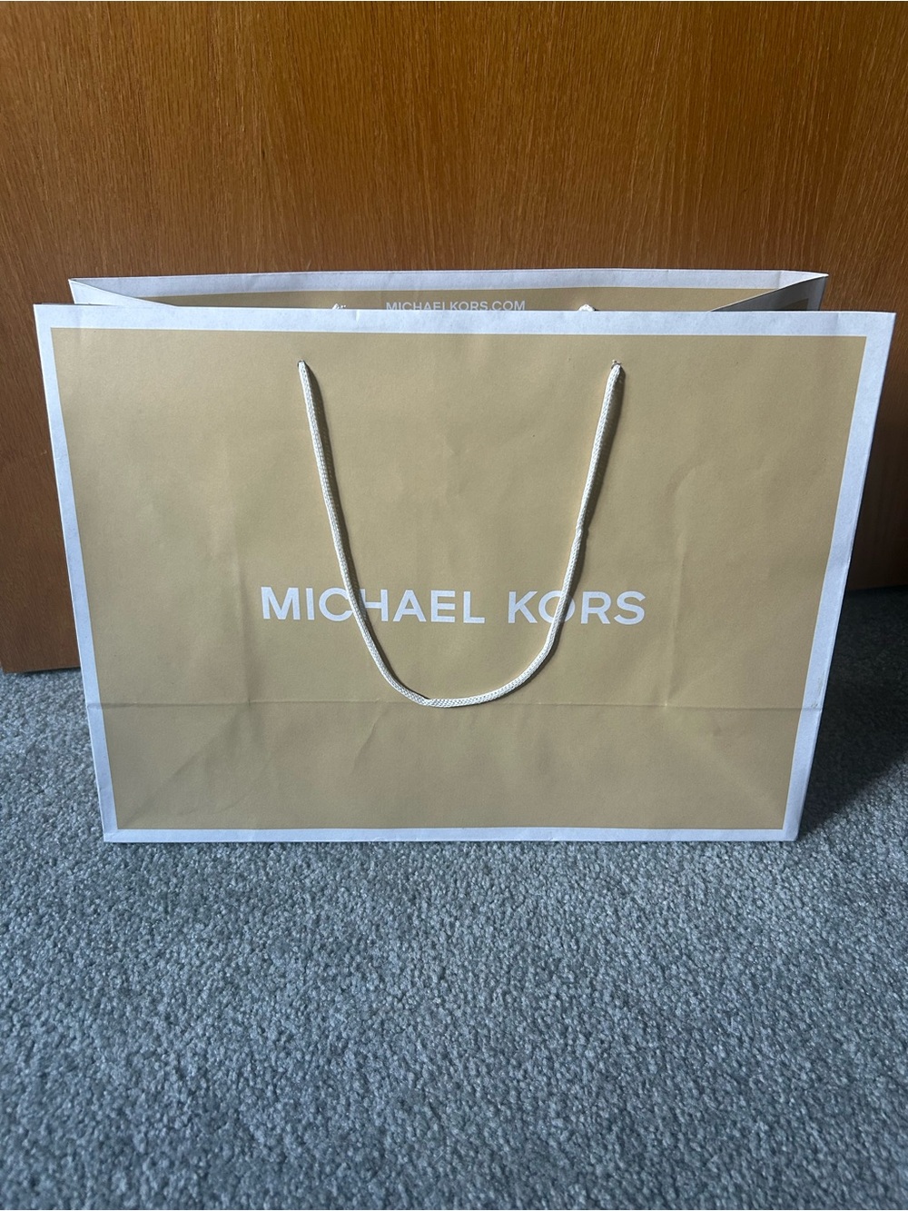 MICHAEL KORS paper Bag